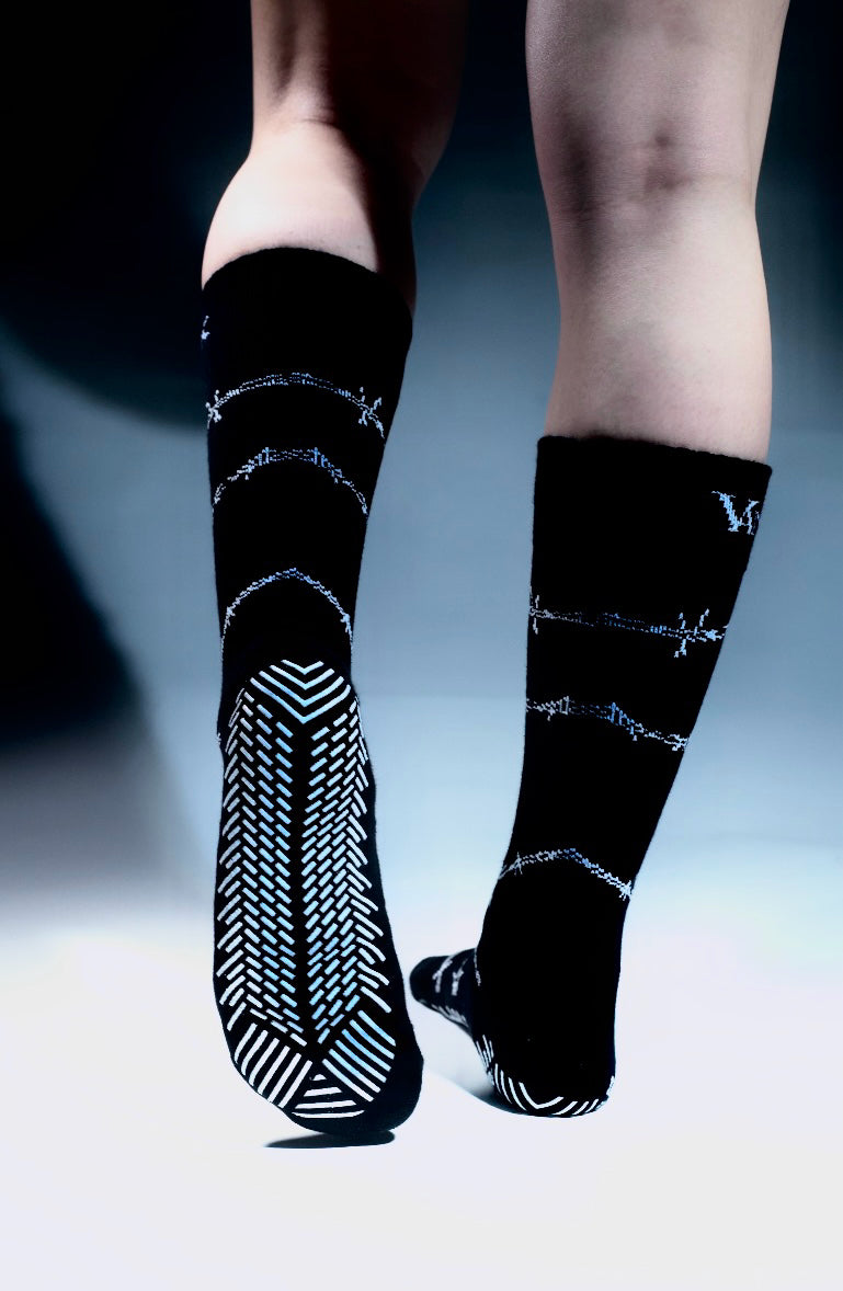 BARBED WIRE GRIP SOCKS